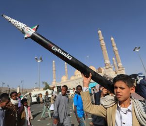 Riyad dit mener une «opération à grande échelle» contre les Houthis