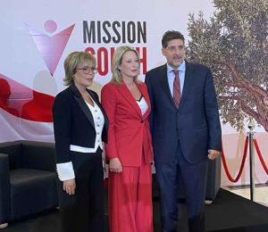 Ghada Ayoub: Les Libanais du Sud doivent rester dans leurs villages