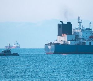 «Flotte fantôme» russe: le capitaine chinois d’un pétrolier arraisonné en garde à vue en France