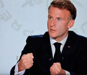 Macron annonce l'envoi de «moyens militaires» pour «protéger» un site énergétique clé en Arabie saoudite