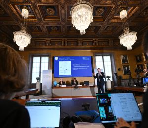 Le Nobel de physique récompense un Belge pour ses travaux sur les neutrinos