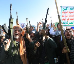 Yémen: les Houthis tirent deux missiles près de l’aéroport d’Aden, ville sous contrôle des forces gouvernementales