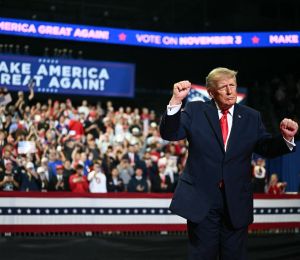 Trump accuse les Houthis de faire monter le prix du pétrole avant les élections américaines