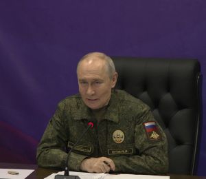 Ukraine: Poutine juge «positive» la dynamique de ses troupes, appelle à nouveau à conquérir tout le Donbass