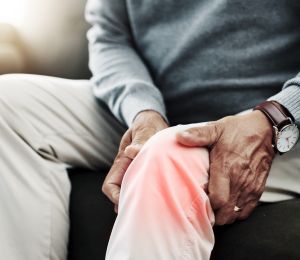 Arthrose du genou: l’embolisation peut-elle faire taire la douleur?