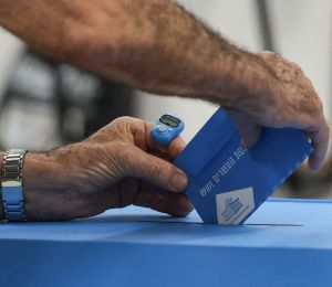 Israël: Netanyahou se bat pour sa survie aux premières élections depuis le 7-Octobre