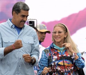 La justice américaine poursuit Maduro et son épouse pour torture