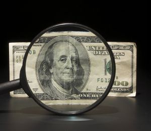 Le dollar recule avec les taux obligataires américains, l'or en profite