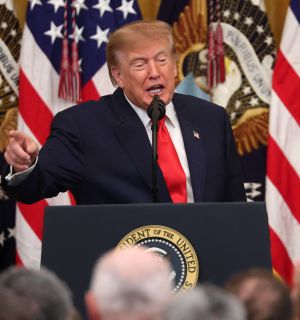 Trump choisit la commentatrice conservatrice Katie Zacharia comme porte-parole