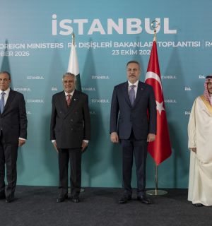 Iran: huit pays d'Europe et du Moyen-Orient plaident pour la paix à Istanbul