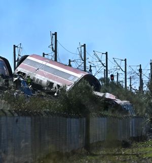 Espagne: au moins 30 morts dans une collision de trains
