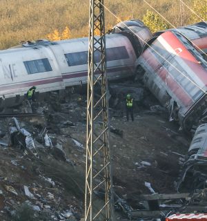 L'Espagne entame un deuil de trois jours après la catastrophe ferroviaire