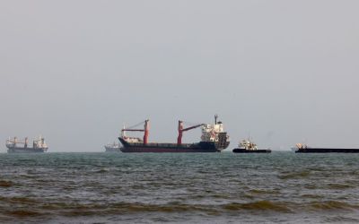 Deux pétroliers percutent des mines dans le détroit d'Ormuz 