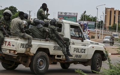 Algérie: le Parlement approuve l'envoi de troupes au Niger, premier déploiement à l'étranger depuis 1973