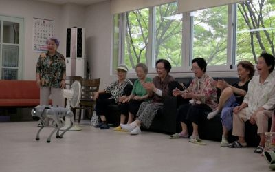 Corée du Sud: les seniors apprivoisent l’IA