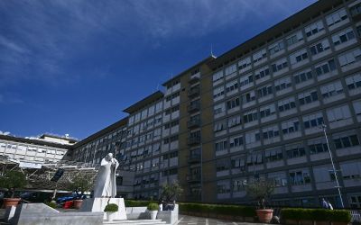 Hôpital Gemelli: le refuge médical des papes