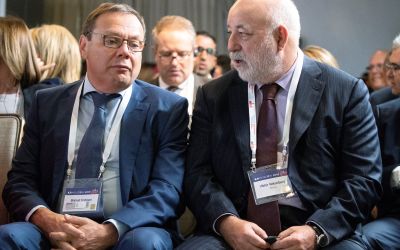 L'UE renouvelle in extremis ses sanctions contre Moscou, deux oligarques exemptés