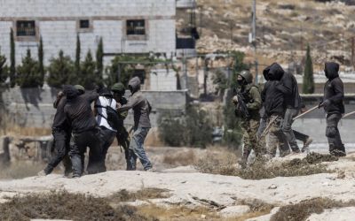 Cisjordanie: Royaume-Uni, France, Canada veulent sanctionner le commerce avec les colonies, Israël riposte