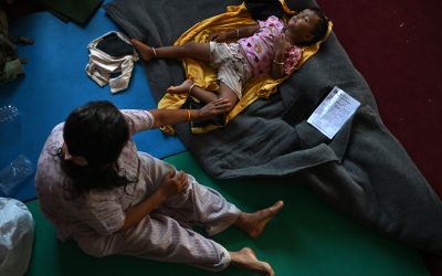 Aide humanitaire au compte-gouttes après les crues meurtrières au Népal et au Tibet