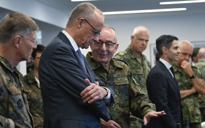 Merz appelle à l'unité autour de l'Ukraine face à la Russie, pointe l'AfD du doigt