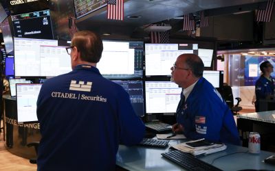Le pétrole baisse avec davantage de pétrole qui sort du Moyen-Orient