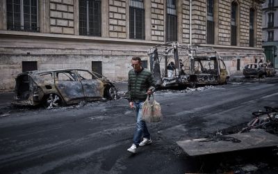 France: l'UE dit que le droit à manifester pacifiquement «doit être protégé» et dénonce les pillages