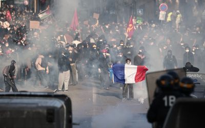 Colère sociale: 110.000 personnes dans le cortège à Paris, «situation calme»