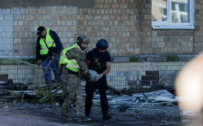 Ukraine: un pont de Kiev et l'institut de recherche nucléaire frappés par des drones russes