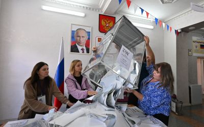 Russie: le parti de Poutine largement en tête des législatives marquées par des attaques ukrainiennes