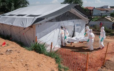 L'épidémie d'Ebola en RDC ne recule pas mais «se déplace», alerte MSF