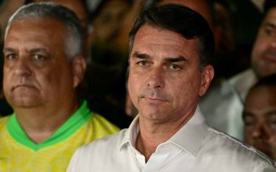 Battu par Lula, Flavio Bolsonaro fuit le Brésil