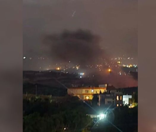 Raids israéliens nocturnes sur Iqlim al-Touffah: un centre de la force Radwan visé