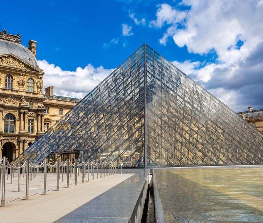 Le ciel serait-il tombé sur la tête du Louvre?