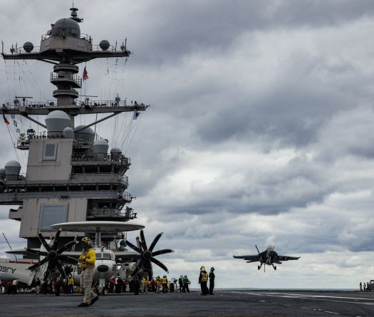 Washington place un 3e porte-avions près du Moyen-Orient