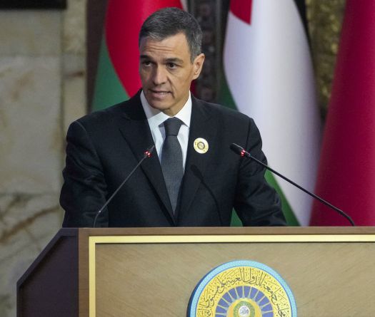 Au sommet arabe, l'Espagne veut faire pression sur Israël pour «arrêter le massacre» à Gaza