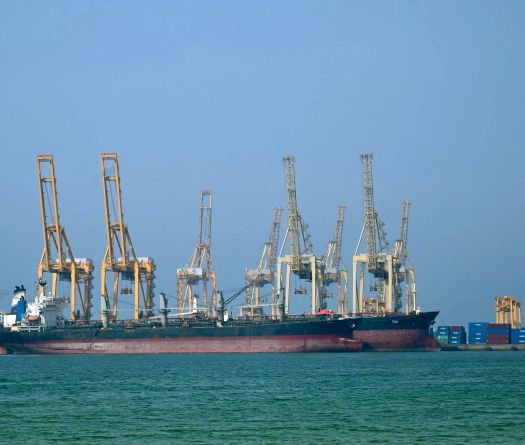 Un pétrolier non-iranien franchit le détroit d'Ormuz, le premier depuis le cessez-le-feu