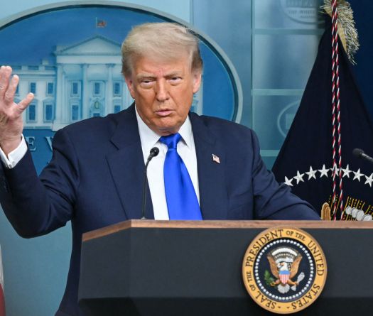 Trump affirme avoir sauvé Khamenei et tend la main au Liban