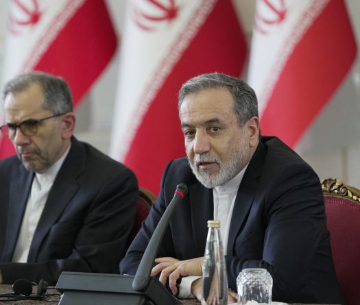 Iran: Araghchi assure que l’uranium enrichi est resté sous les décombres des bombardements