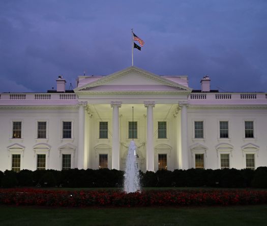 Deux membres de la Garde nationale ont été blessés par balle près de la Maison Blanche