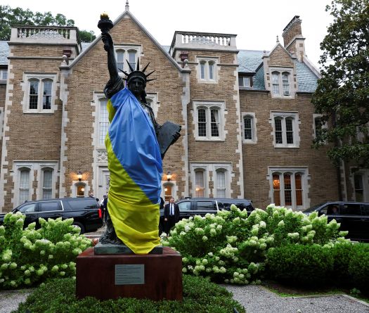 Ukraine: Trump prêt à un soutien aérien mais pas de troupes au sol