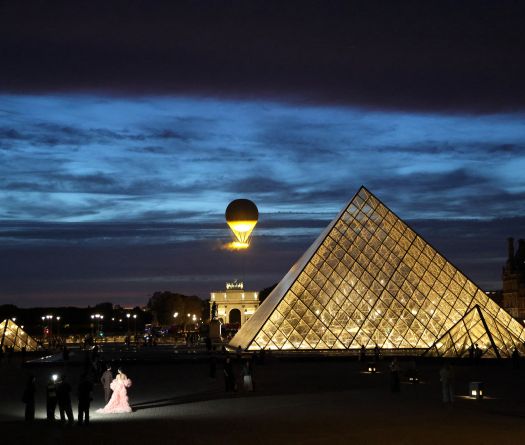 Cambriolage au Louvre: un des bijoux dérobés a été retrouvé aux abords du musée