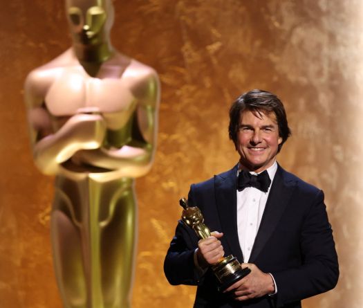 Tom Cruise célèbre une carrière couronnée d’un Oscar honorifique