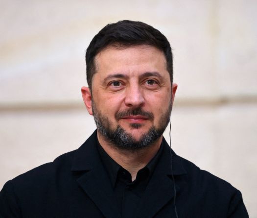 Négociations sur l'Ukraine: Zelensky reçu par Macron, Trump fait part de son optimisme