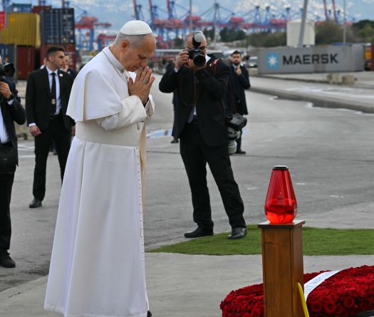 Présence humaine et prière : le pape au port de Beyrouth