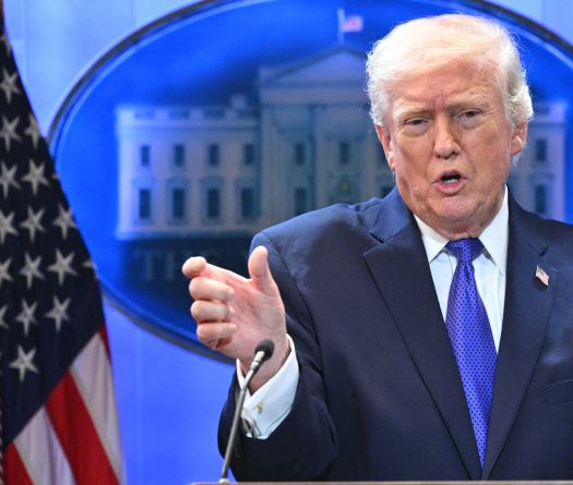 Trump annonce une offensive massive contre l’Iran&nbsp;: «L’heure de la liberté a sonné»