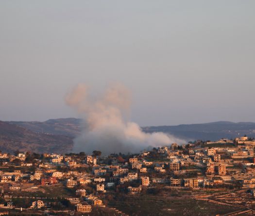 Nouvelles frappes israéliennes au Liban et affrontements signalés à Khiam