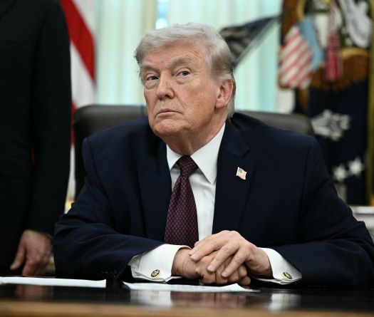 Avant son discours, Trump affirme que l'Iran demande un cessez-le-feu, Téhéran dément