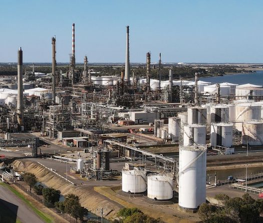 Le pétrole en légère baisse après des propos optimistes de Donald Trump