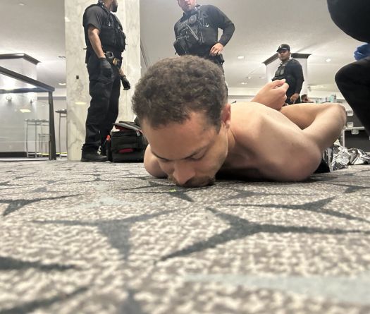 Trump évacué après des coups de feu lors d'un gala à Washington