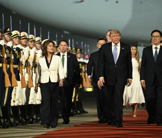 Trump arrive en Chine pour un sommet de grandes puissances aux lourds enjeux